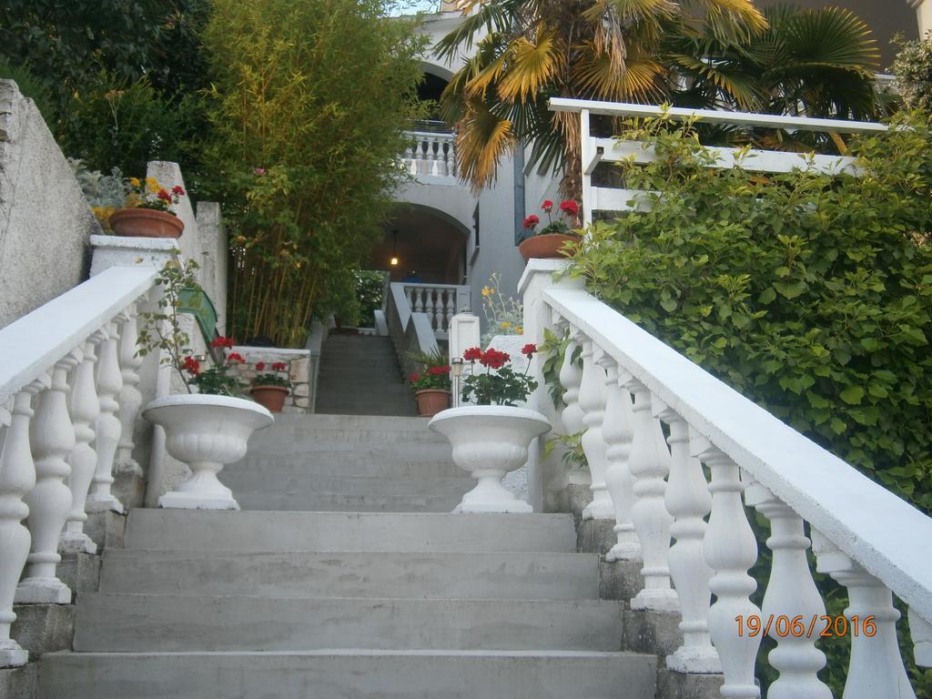 Apartments Sea And Sun Rabac Ngoại thất bức ảnh