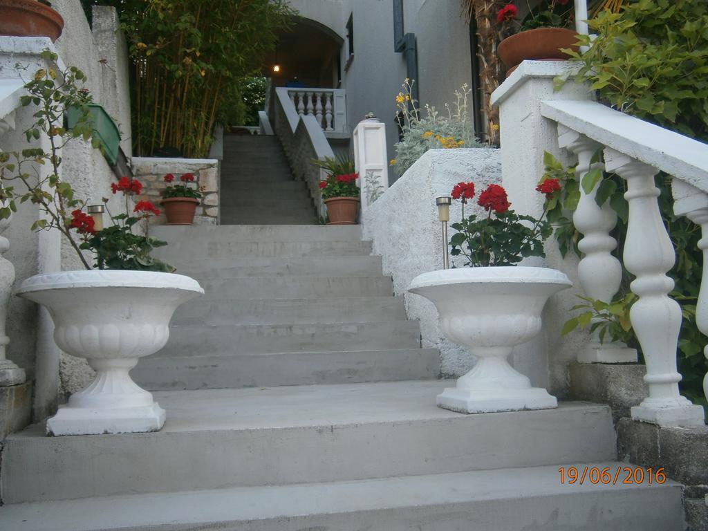 Apartments Sea And Sun Rabac Ngoại thất bức ảnh