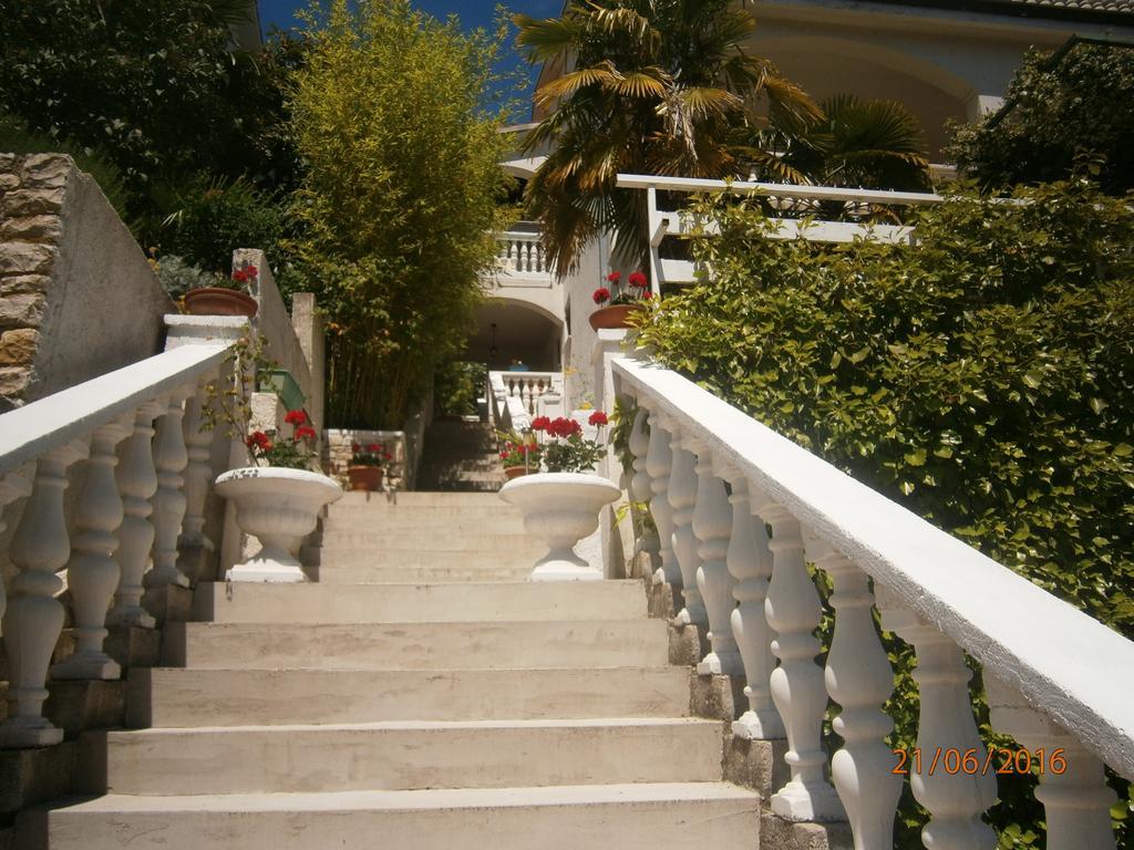 Apartments Sea And Sun Rabac Ngoại thất bức ảnh
