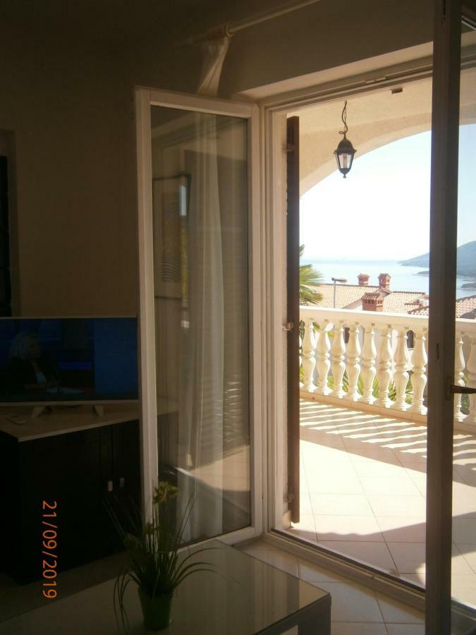 Apartments Sea And Sun Rabac Ngoại thất bức ảnh